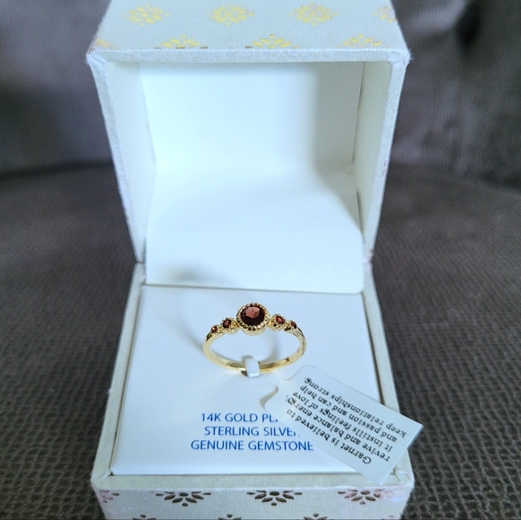 Shivam Garnet❤️ Ring💍 - NIB - Picture 3 of 16